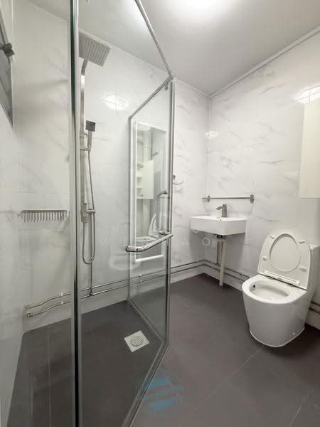 15 Toh Yi Drive, 15 Toh Yi Drive, Clementi Park / Upper Bukit Timah, 4 Bedrooms, 1,560 sqft, HDB Flat For Sale, by Huang Wenhao, 500291704 - Master Bathroom - PropertyGuru.com.sg