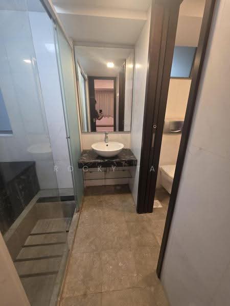 Sapphire 99, 99 Sophia Road, Orchard / River Valley, 2 Bedrooms, 900 sqft, Condominium For Rent, by Rocky Tan, 500291705 - Bathroom - PropertyGuru.com.sg