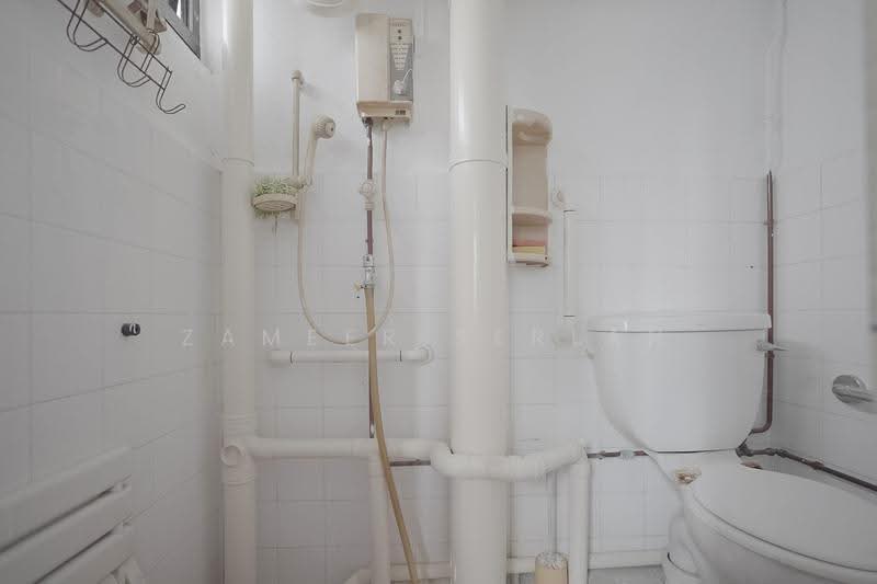 45 Telok Blangah Drive, 45 Telok Blangah Drive, Harbourfront / Telok Blangah, 1 Bedroom, 484 sqft, HDB Flat For Sale, by Zameer Serlan, 500291709 - Bathroom - PropertyGuru.com.sg