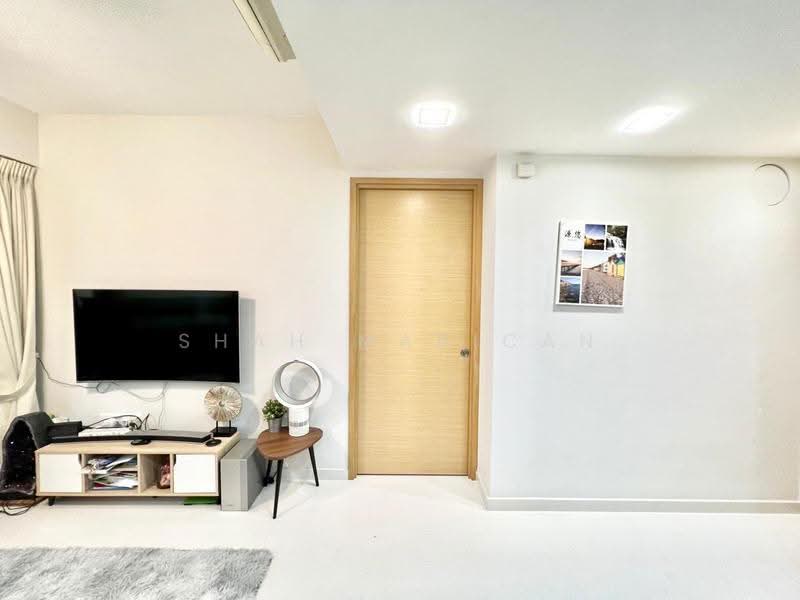 Hedges Park Condominium, 79 Flora Drive, Changi Airport / Changi Village, 1 Bedroom, 484 sqft, Condominium For Rent, by Shah Marican, 500291716 - Living Room - PropertyGuru.com.sg