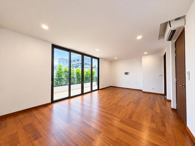 DEALMAKERS D10 | <1KM to NANYANG PRI. WALK TO AMENITIES, Duke Road / Kings Road / Queens Road / Coronation Road, Tanglin / Holland / Bukit Timah, 5 Bedrooms, 7,000 sqft, Semi-Detached House For Sale, by Jeric Leong, 500291717 - Living Room - PropertyGuru.com.sg