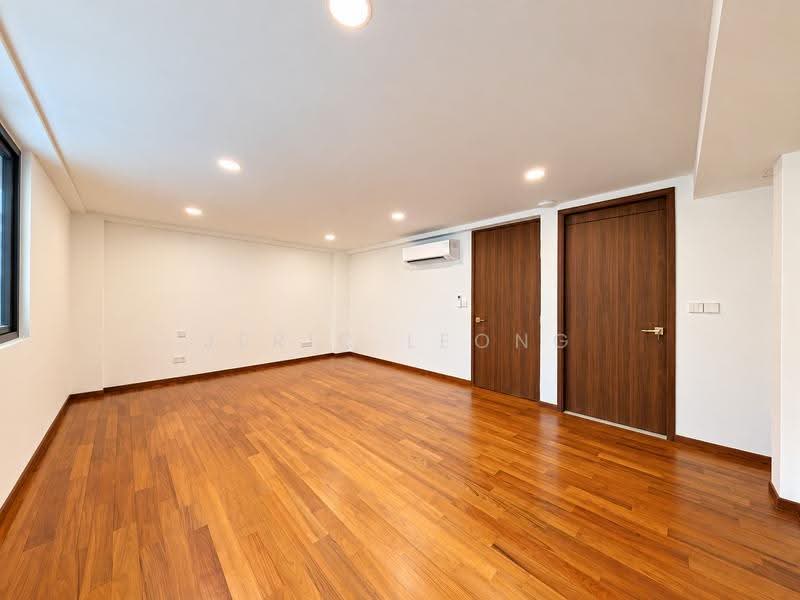 DEALMAKERS D10 | <1KM to NANYANG PRI. WALK TO AMENITIES, Duke Road / Kings Road / Queens Road / Coronation Road, Tanglin / Holland / Bukit Timah, 5 Bedrooms, 7,000 sqft, Semi-Detached House For Sale, by Jeric Leong, 500291717 - Interior - PropertyGuru.com.sg