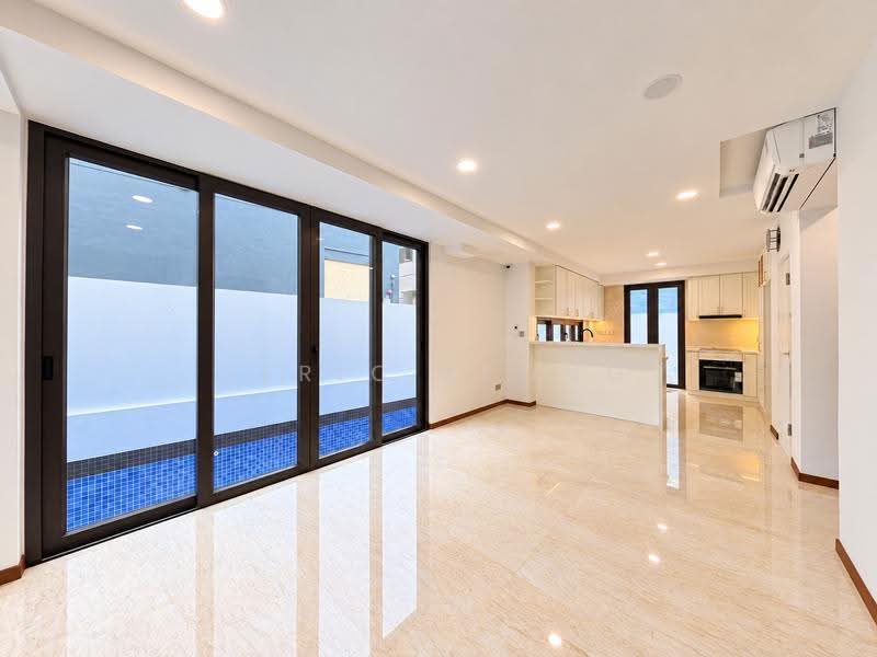 DEALMAKERS D10 | <1KM to NANYANG PRI. WALK TO AMENITIES, Duke Road / Kings Road / Queens Road / Coronation Road, Tanglin / Holland / Bukit Timah, 5 Bedrooms, 7,000 sqft, Semi-Detached House For Sale, by Jeric Leong, 500291717 - Kitchen - PropertyGuru.com.sg