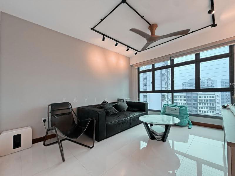 314B Punggol Way, 314B Punggol Way, Hougang / Punggol / Sengkang, 3 Bedrooms, 1,001 sqft, HDB Flat For Sale, by Kayla Wong, 500291726 - Living Room - PropertyGuru.com.sg