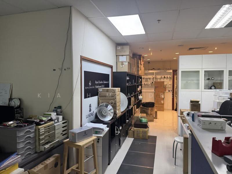 Henderson Building, 221 Henderson Road, Alexandra / Commonwealth, 1,238 sqft, Light Industrial (B1) For Sale, by Kia Khim Andrew Loh, 500291731 - Interior - CommercialGuru.com.sg