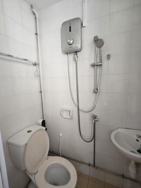 Central Grove, Eunos / Geylang / Paya Lebar, Room Rental, 110 sqft, Condominium For Rent, by Steve Voon, 500291758 - Bathroom - PropertyGuru.com.sg