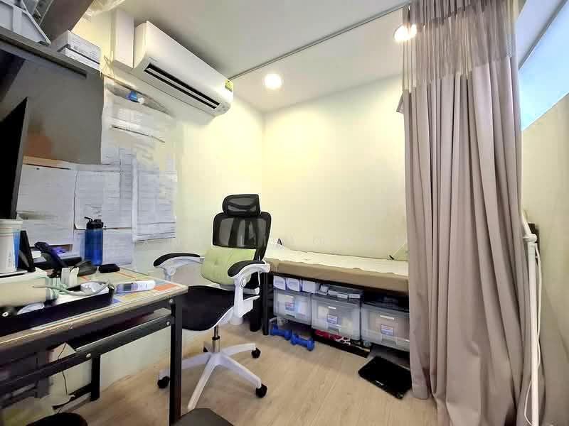 Shop Opposite Tanah MRT Station, Bedok / Upper East Coast, 300 sqft, Other Retail For Rent, by Xue Ling 雪玲, 500291772 - CommercialGuru.com.sg