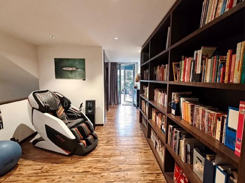 Jalan selanting, Jalan Selanting, Clementi Park / Upper Bukit Timah, 7 Bedrooms, 7,700 sqft, Semi-Detached House For Sale, by Donna Wang, 500291779 - Corridor - PropertyGuru.com.sg