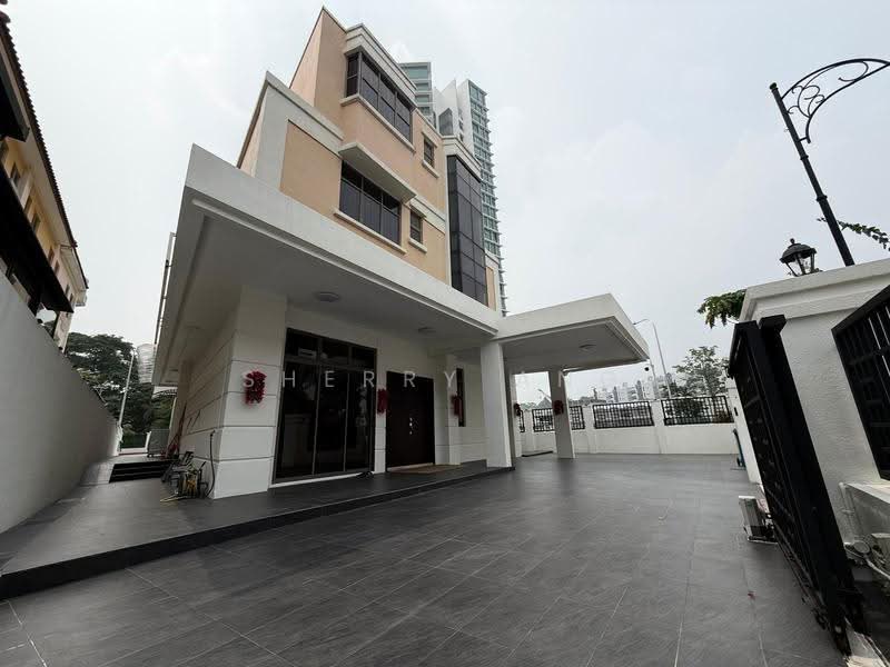 Chuan Villas, 13 Chuan Close, Hougang / Punggol / Sengkang, 6 Bedrooms, 4,300 sqft, Terraced House For Rent, by Sherry Ang, 500291795 - Exterior - PropertyGuru.com.sg