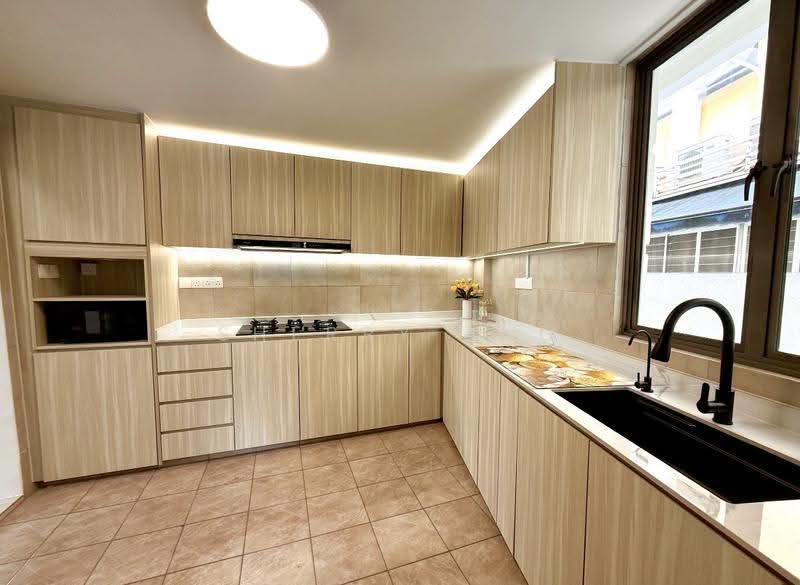 Chuan Villas, 13 Chuan Close, Hougang / Punggol / Sengkang, 6 Bedrooms, 4,300 sqft, Terraced House For Rent, by Sherry Ang, 500291795 - Kitchen - PropertyGuru.com.sg