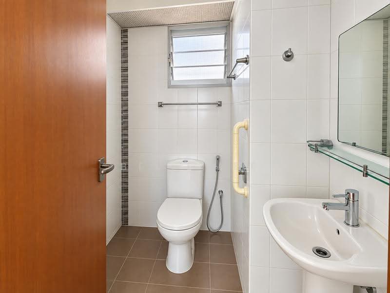 5A Upper Boon Keng Road, 5A Upper Boon Keng Road, Eunos / Geylang / Paya Lebar, 2 Bedrooms, 721 sqft, HDB Flat For Sale, by Belle Lee, 500291806 - Bathroom - PropertyGuru.com.sg