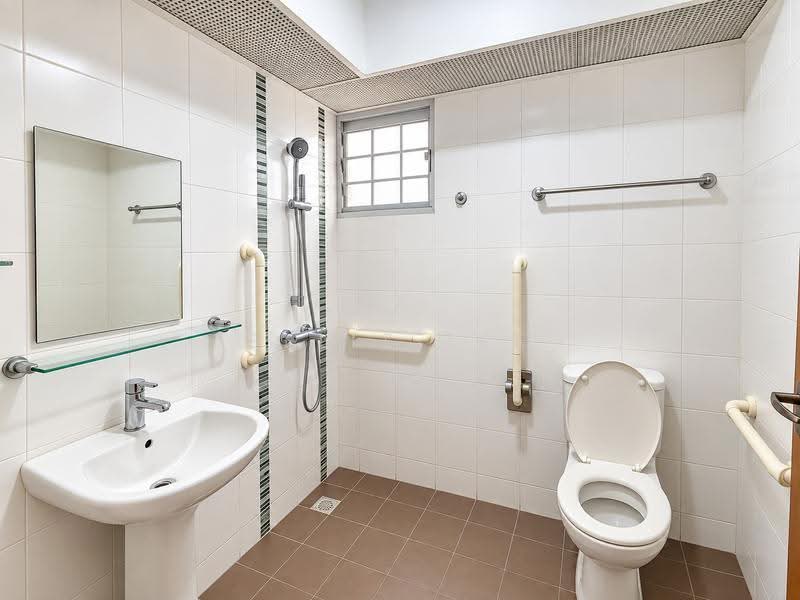 5A Upper Boon Keng Road, 5A Upper Boon Keng Road, Eunos / Geylang / Paya Lebar, 2 Bedrooms, 721 sqft, HDB Flat For Sale, by Belle Lee, 500291806 - Bathroom - PropertyGuru.com.sg