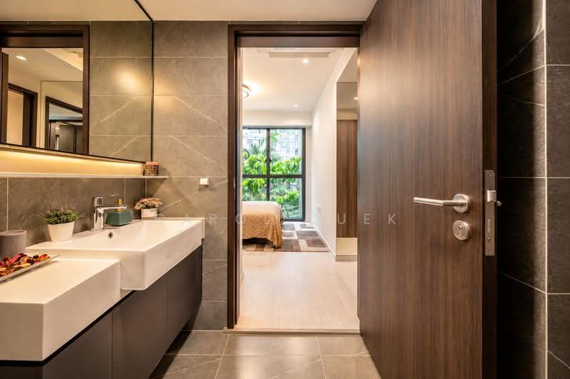 Master Toilet