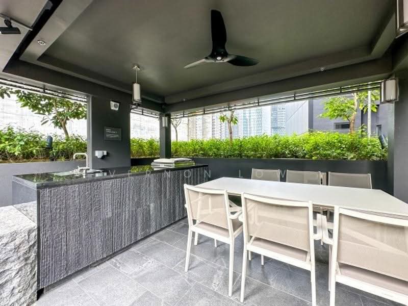 Midtown Bay, 122 Beach Road, Beach Road / Bugis / Rochor, 1 Bedroom, 409 sqft, Condominium For Sale, by Vernon Low, 500291821 - PropertyGuru.com.sg