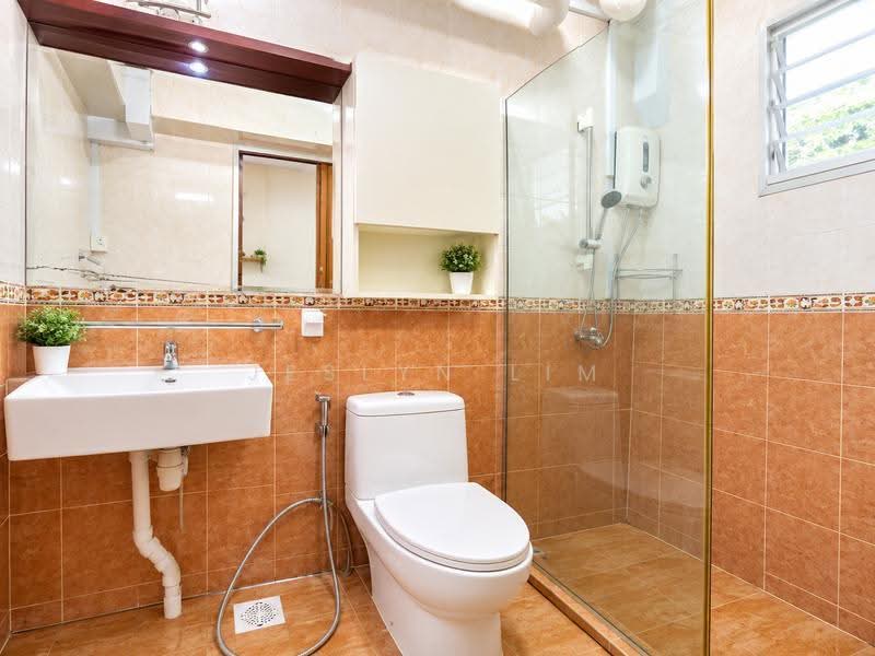174C Edgedale Plains, 174C Edgedale Plains, Hougang / Punggol / Sengkang, 3 Bedrooms, 1,184 sqft, HDB Flat For Sale, by Jeslyn Lim, 500291845 - Bathroom - PropertyGuru.com.sg