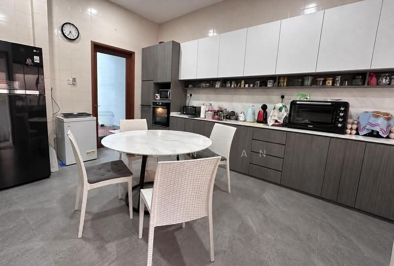 Serangoon Gardens, Penshurst Drive, Medway Place, Crowhurst Drive, Chartwell Drive, Bloxhome Drive, Berwick Drive, Tavistock Avenue, Huddington Avenue, Hemsley Avenue, Hougang / Punggol / Sengkang, 6 Bedrooms, 6,000 sqft, Semi-Detached House For Sale, by Megan Tan, 500291862 - Kitchen - PropertyGuru.com.sg