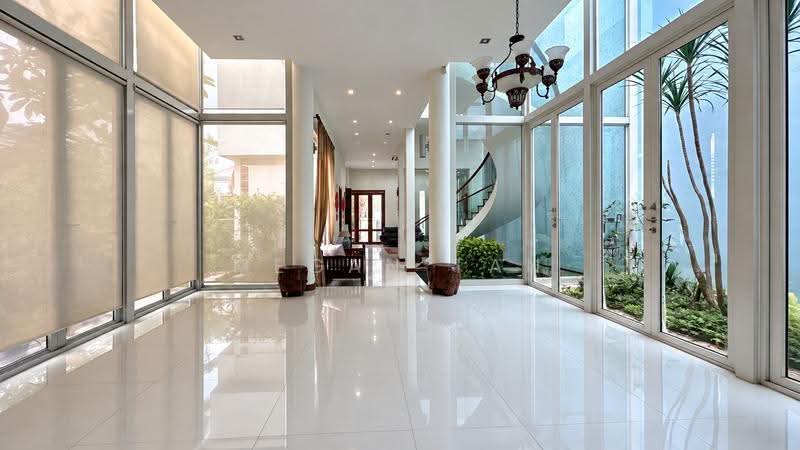 Serangoon Gardens, Penshurst Drive, Medway Place, Crowhurst Drive, Chartwell Drive, Bloxhome Drive, Berwick Drive, Tavistock Avenue, Huddington Avenue, Hemsley Avenue, Hougang / Punggol / Sengkang, 6 Bedrooms, 6,000 sqft, Semi-Detached House For Sale, by Megan Tan, 500291862 - Dining area - PropertyGuru.com.sg