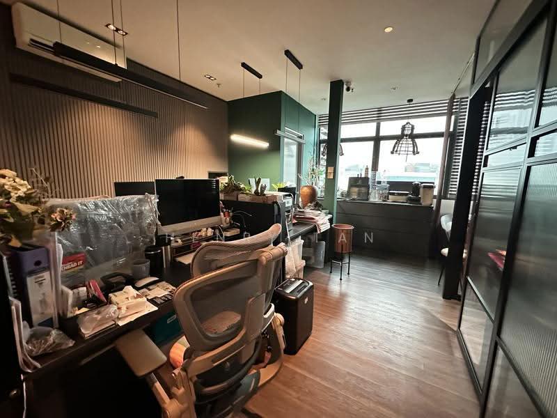 UB. One, 81 Ubi Avenue 4, Eunos / Geylang / Paya Lebar, 926 sqft, Light Industrial (B1) For Sale, by Henry Tan, 500291869 - Work Stations - CommercialGuru.com.sg