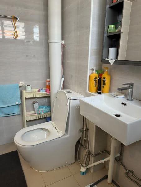 404 Serangoon Avenue 1, 404 Serangoon Avenue 1, Hougang / Punggol / Sengkang, 4 Bedrooms, 1,323 sqft, HDB Flat For Sale, by Christine Low, 500291881 - Bathroom - PropertyGuru.com.sg