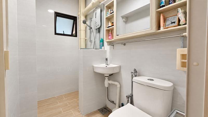 3 Holland Close, 3 Holland Close, Tanglin / Holland / Bukit Timah, 4 Bedrooms, 1,335 sqft, HDB Flat For Sale, by Chow Teng Teng, 500291886 - Bathroom - PropertyGuru.com.sg