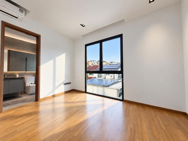 BRAND NEW FREEHOLD INTER-TERRACE!! 3.5 Storeys with Lift!, Sembawang Rd, Admiralty Rd E, Jln Kandis, Jln Basong, Jln Machang, Jln Kerayong, Andrews Ave, Wak Hassan Dr, King's Ave, Queen's Ave, Sembawang / Yishun, 5 Bedrooms, 4,834 sqft, Terraced House For Sale, by June Ling, 500291888 - Bathroom - PropertyGuru.com.sg