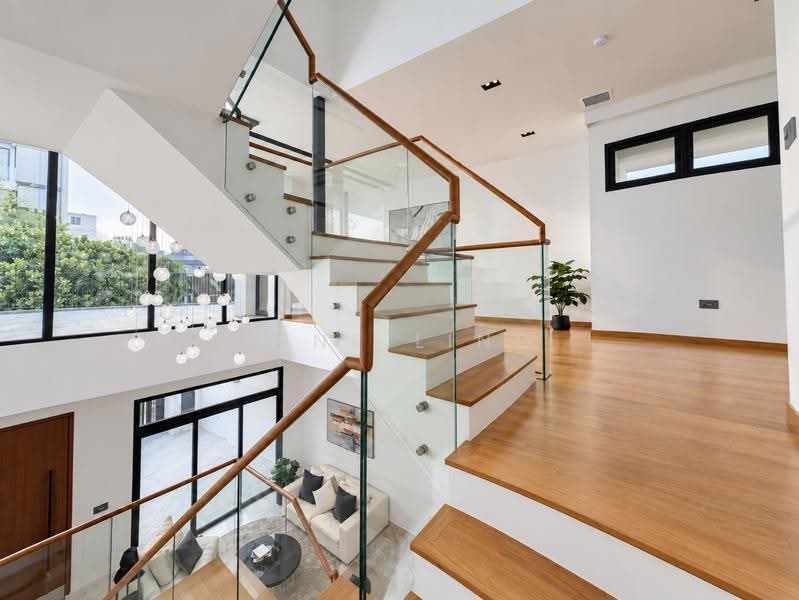 BRAND NEW FREEHOLD INTER-TERRACE!! 3.5 Storeys with Lift!, Sembawang Rd, Admiralty Rd E, Jln Kandis, Jln Basong, Jln Machang, Jln Kerayong, Andrews Ave, Wak Hassan Dr, King's Ave, Queen's Ave, Sembawang / Yishun, 5 Bedrooms, 4,834 sqft, Terraced House For Sale, by June Ling, 500291888 - Living Room - PropertyGuru.com.sg