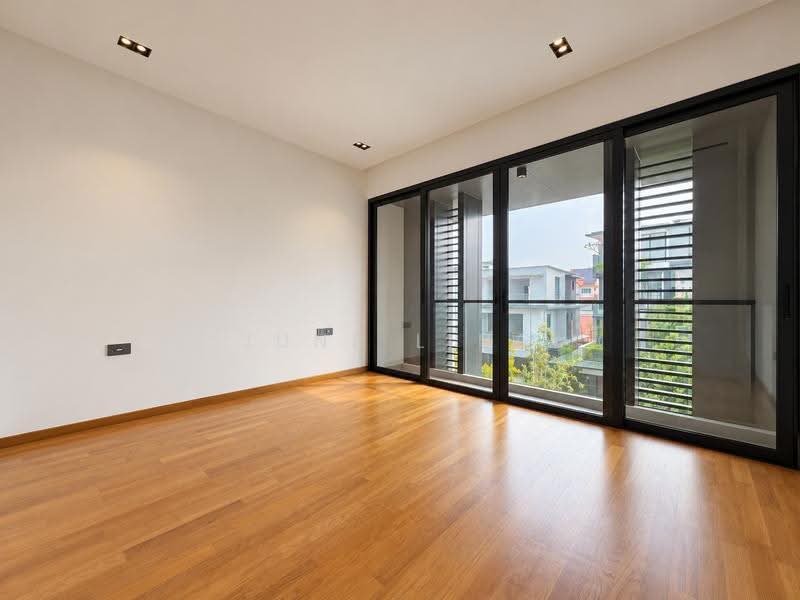 BRAND NEW FREEHOLD INTER-TERRACE!! 3.5 Storeys with Lift!, Sembawang Rd, Admiralty Rd E, Jln Kandis, Jln Basong, Jln Machang, Jln Kerayong, Andrews Ave, Wak Hassan Dr, King's Ave, Queen's Ave, Sembawang / Yishun, 5 Bedrooms, 4,834 sqft, Terraced House For Sale, by June Ling, 500291888 - Balcony - PropertyGuru.com.sg