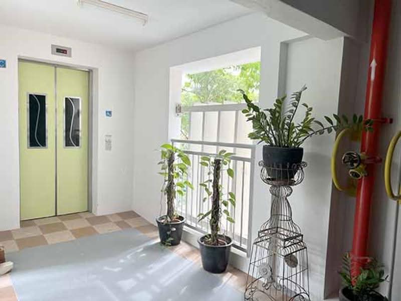9 Gloucester Road, 9 Gloucester Road, Farrer Park / Serangoon Rd, 3 Bedrooms, 980 sqft, HDB Flat For Sale, by Vivian Ng, 500291893 - Corridor - PropertyGuru.com.sg