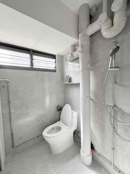 9 Gloucester Road, 9 Gloucester Road, Farrer Park / Serangoon Rd, 3 Bedrooms, 980 sqft, HDB Flat For Sale, by Vivian Ng, 500291893 - Bathroom - PropertyGuru.com.sg