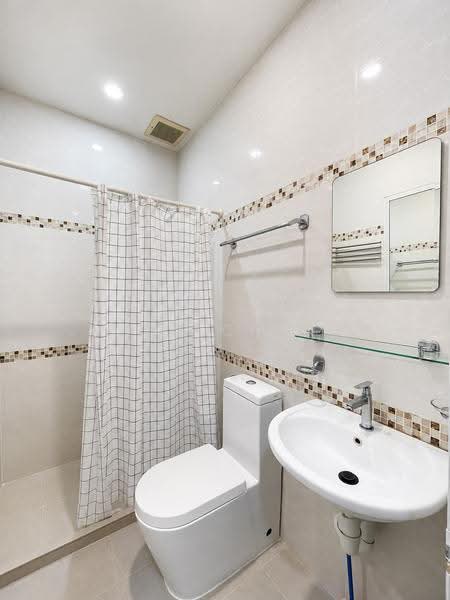 People's Park Complex, 1 Park Road, Boat Quay / Raffles Place / Marina, 3 Bedrooms, 1,173 sqft, Apartment For Sale, by Kai Chen, 500291899 - Bathroom - PropertyGuru.com.sg