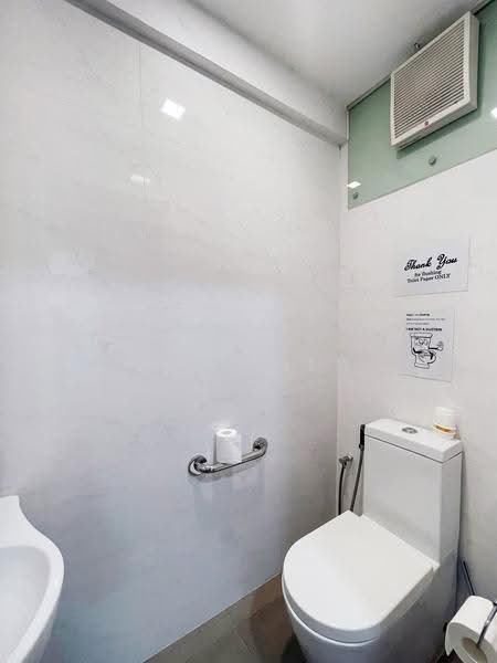 People's Park Complex, 1 Park Road, Boat Quay / Raffles Place / Marina, 3 Bedrooms, 1,173 sqft, Apartment For Sale, by Kai Chen, 500291899 - Bathroom - PropertyGuru.com.sg