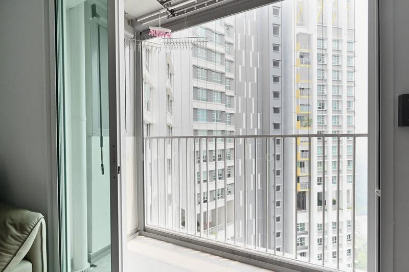 40A Margaret Drive, 40A Margaret Drive, Alexandra / Commonwealth, 3 Bedrooms, 980 sqft, HDB Flat For Sale, by Nigel Soo, 500291902 - Balcony - PropertyGuru.com.sg