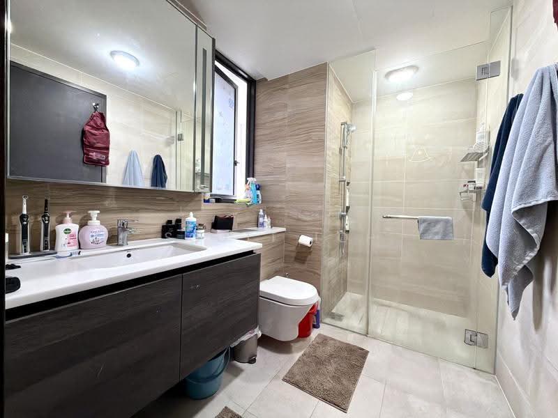 Sims Urban Oasis, 10 Sims Drive, Eunos / Geylang / Paya Lebar, 2 Bedrooms, 700 sqft, Condominium For Rent, by Scott Loh, 500291921 - Master Bathroom - PropertyGuru.com.sg