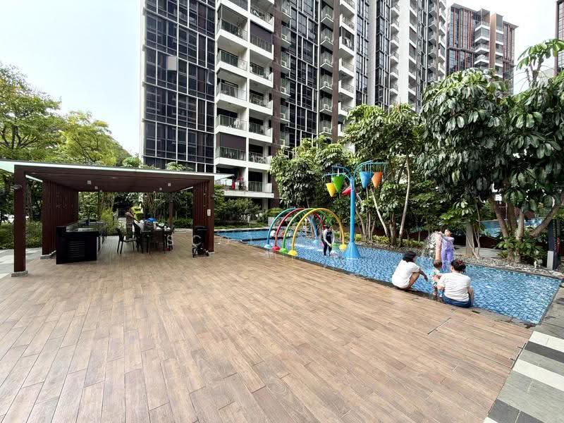 Sims Urban Oasis, 10 Sims Drive, Eunos / Geylang / Paya Lebar, 2 Bedrooms, 700 sqft, Condominium For Rent, by Scott Loh, 500291921 - Kids Pool & BBQ Deck - PropertyGuru.com.sg