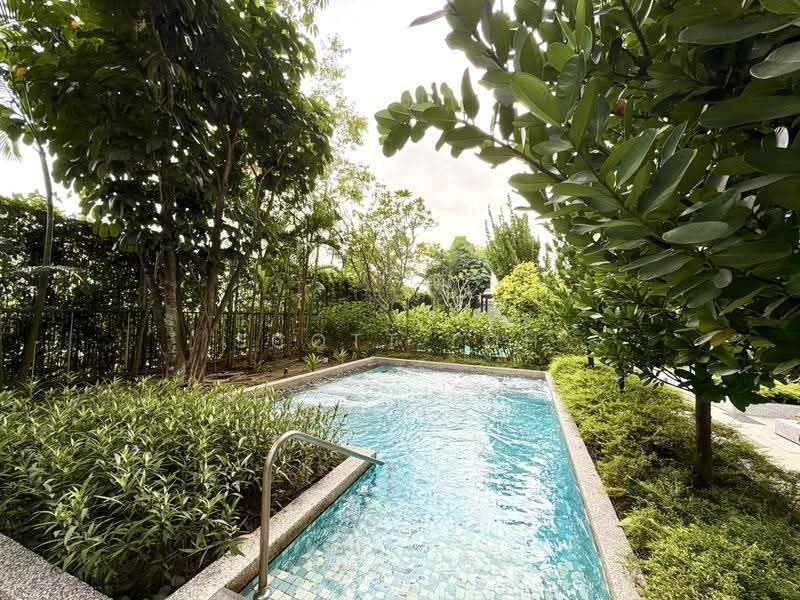 Sims Urban Oasis, 10 Sims Drive, Eunos / Geylang / Paya Lebar, 2 Bedrooms, 700 sqft, Condominium For Rent, by Scott Loh, 500291921 - Jacuzzi at L4 - PropertyGuru.com.sg