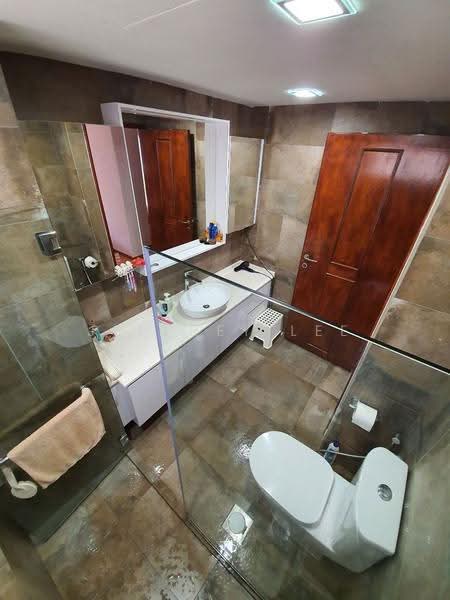 Regent Park, Buona Vista / West Coast / Clementi New Town, Room Rental, 150 sqft, Condominium For Rent, by Jeffrey Lee, 500291941 - Bathroom - PropertyGuru.com.sg