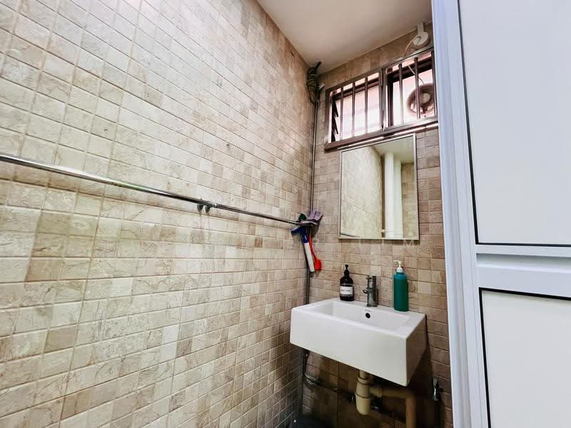 Yishun Central 1, Sembawang / Yishun, 635 sqft, Shop / Shophouse For Rent, by Jennifer Lim, 500291956 - Bathroom - CommercialGuru.com.sg