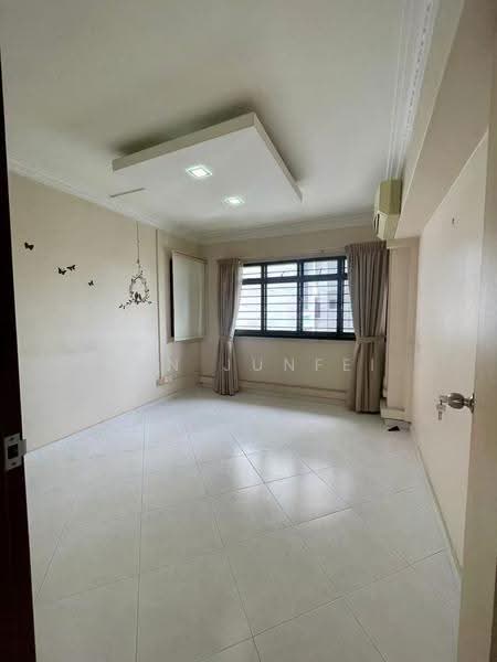 353 Ang Mo Kio Street 32, 353 Ang Mo Kio Street 32, Ang Mo Kio / Bishan / Thomson, Room Rental, 100 sqft, HDB Flat For Rent, by Yan Junfei, 500291958 - Living Room - PropertyGuru.com.sg