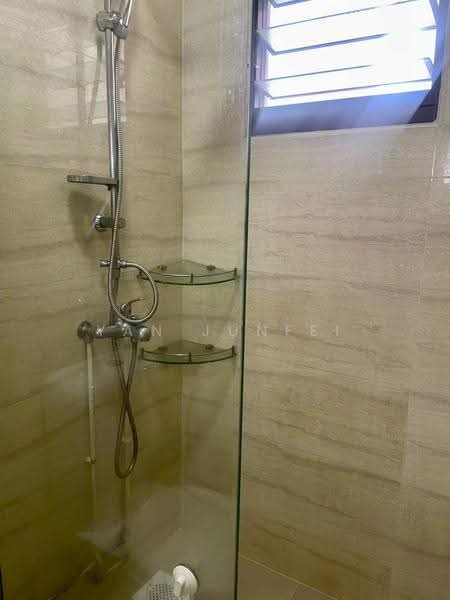 353 Ang Mo Kio Street 32, 353 Ang Mo Kio Street 32, Ang Mo Kio / Bishan / Thomson, Room Rental, 100 sqft, HDB Flat For Rent, by Yan Junfei, 500291958 - Bathroom - PropertyGuru.com.sg