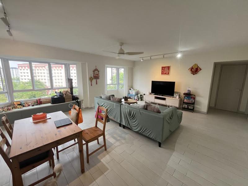490B Tampines Street 45, 490B Tampines Street 45, Pasir Ris / Tampines, 3 Bedrooms, 1,335 sqft, HDB Flat For Sale, by Calvin Tan, 500291970 - Living Room - PropertyGuru.com.sg