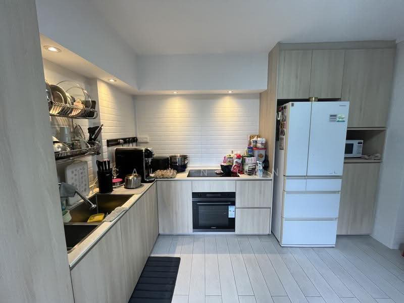 490B Tampines Street 45, 490B Tampines Street 45, Pasir Ris / Tampines, 3 Bedrooms, 1,335 sqft, HDB Flat For Sale, by Calvin Tan, 500291970 - Kitchen - PropertyGuru.com.sg