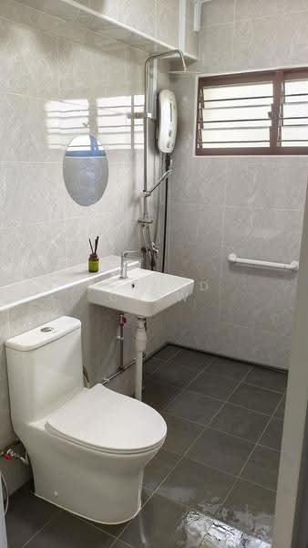 851 Woodlands Street 83, 851 Woodlands Street 83, Admiralty / Woodlands, 3 Bedrooms, 1,453 sqft, HDB Flat For Sale, by Ronald Chew, 500291983 - Bathroom - PropertyGuru.com.sg