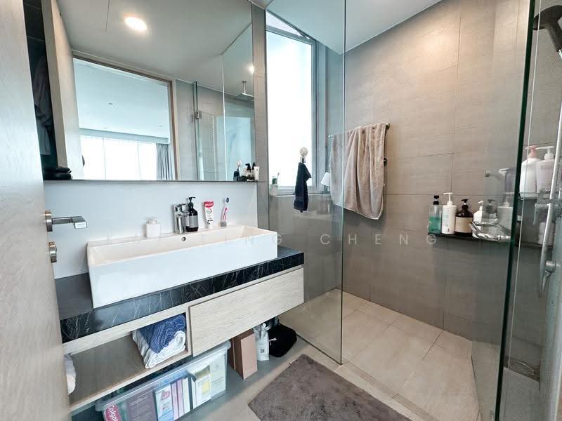 Sennett Residence, 37 Pheng Geck Avenue, Macpherson / Potong Pasir, 2 Bedrooms, 850 sqft, Condominium For Sale, by Kai Ting Cheng, 500292000 - Bathroom - PropertyGuru.com.sg