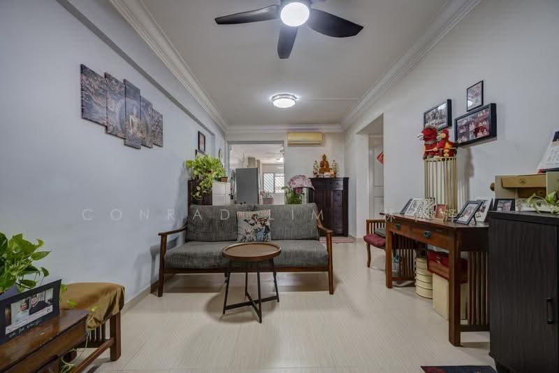 739 Yishun Avenue 5, 739 Yishun Avenue 5, Sembawang / Yishun, 1 Bedroom, 721 sqft, HDB Flat For Sale, by Conrad Lim 林松泽, 500292011 - Living Room - PropertyGuru.com.sg
