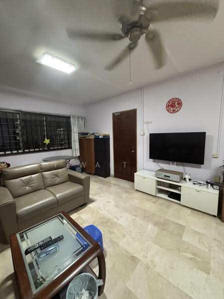 441 Jurong West Avenue 1, 441 Jurong West Avenue 1, Boon Lay / Jurong / Tuas, 3 Bedrooms, 1,109 sqft, HDB Flat For Sale, by Stewart Lim, 500292013 - Living Room - PropertyGuru.com.sg