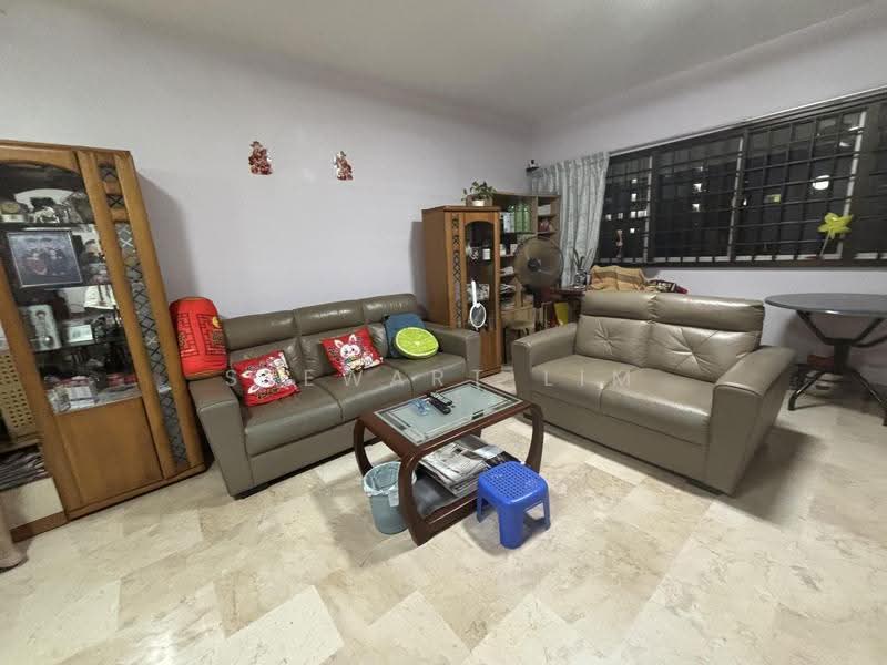 441 Jurong West Avenue 1, 441 Jurong West Avenue 1, Boon Lay / Jurong / Tuas, 3 Bedrooms, 1,109 sqft, HDB Flat For Sale, by Stewart Lim, 500292013 - Living Room - PropertyGuru.com.sg