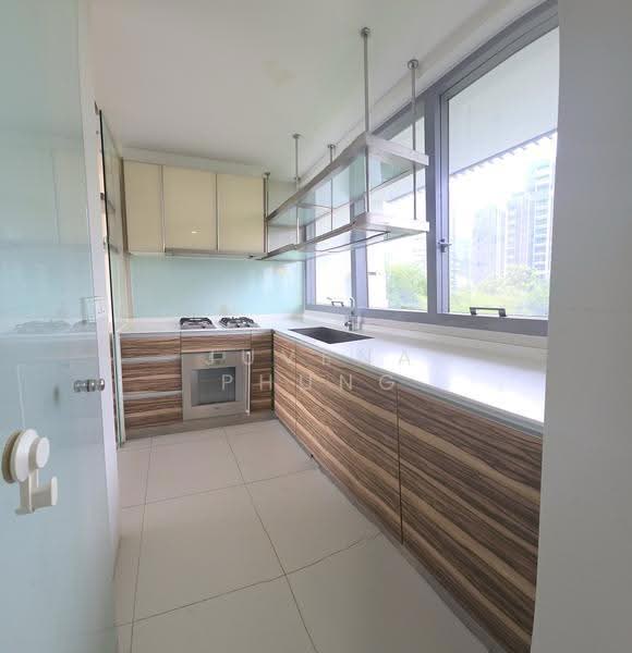 Silversea, East Coast / Marine Parade, 3 Bedrooms, 1,572 sqft, Condominium For Sale, by Juvena Phung, 500292018 - Wet Kitchen - PropertyGuru.com.sg