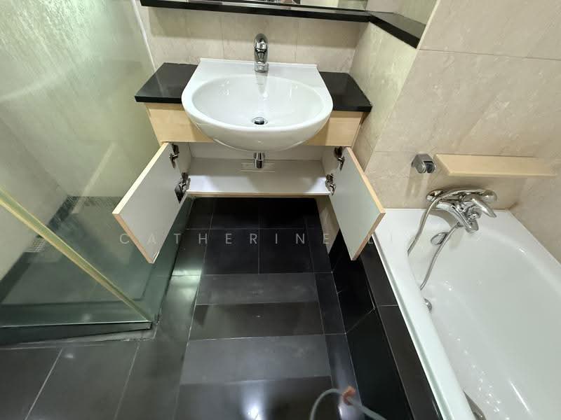 Sunglade, 1 Serangoon Avenue 2, Hougang / Punggol / Sengkang, Room Rental, 200 sqft, Condominium For Rent, by Catherine Lim, 500292020 - Bathroom - PropertyGuru.com.sg