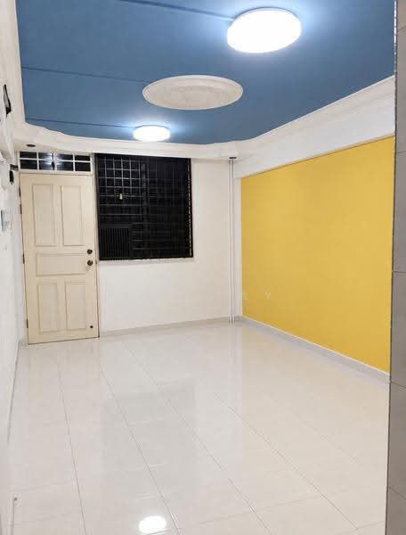 112 Commonwealth Crescent, 112 Commonwealth Crescent, Alexandra / Commonwealth, 2 Bedrooms, 646 sqft, HDB Flat For Sale, by Ken Tay, 500292035 - Living Room - PropertyGuru.com.sg