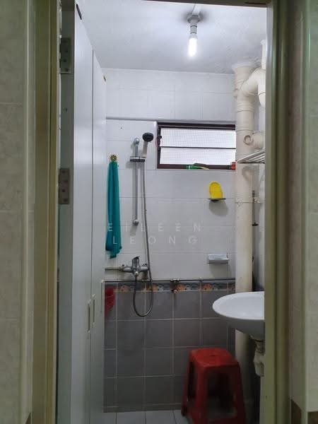 23 Dover Crescent, 23 Dover Crescent, Buona Vista / West Coast / Clementi New Town, Room Rental, 150 sqft, HDB Flat For Rent, by Eileen Leong, 500292045 - Bathroom - PropertyGuru.com.sg